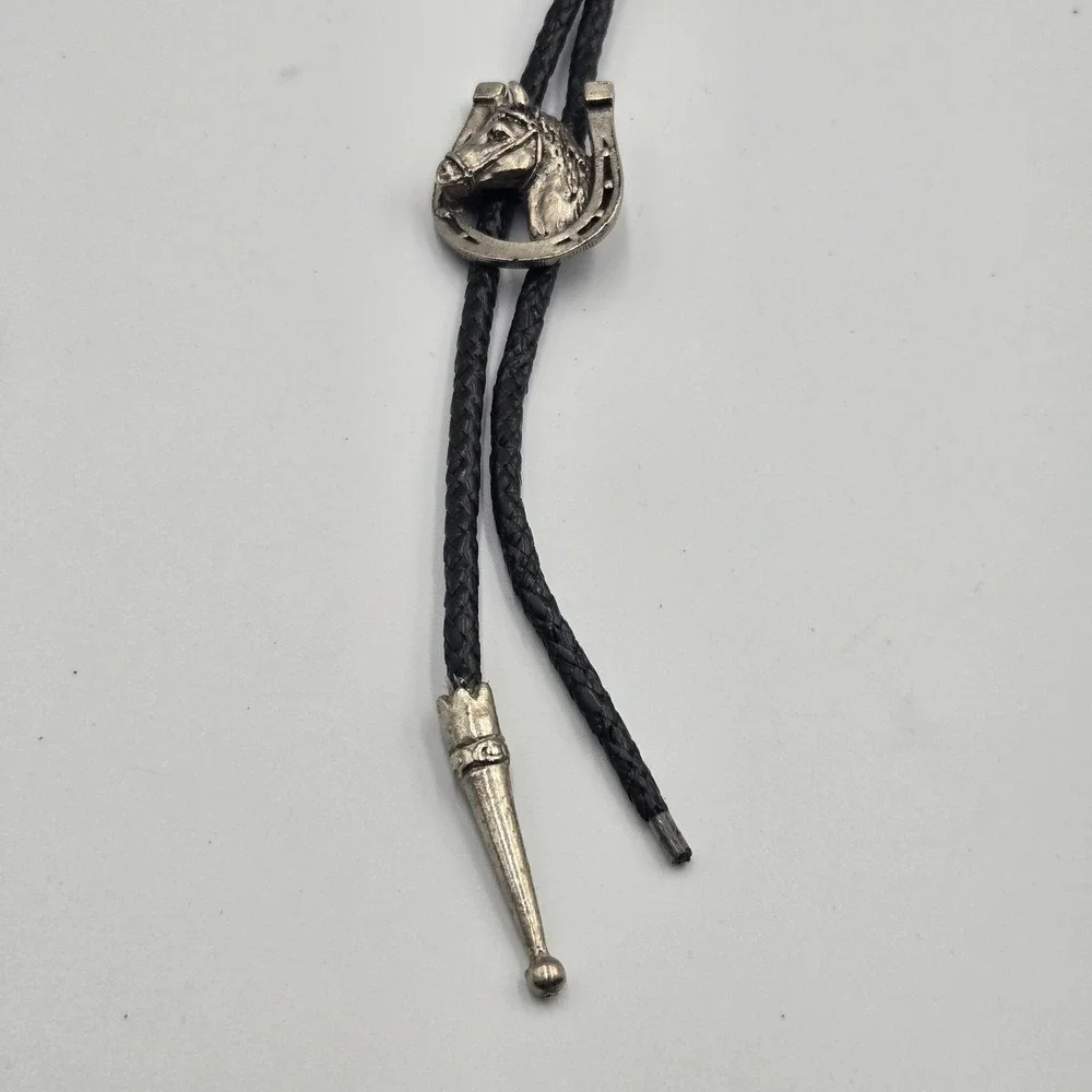 Vintage Bolo Western‎ Tie Silver Tone Horseshoe Horse Head W/ Braided Cord